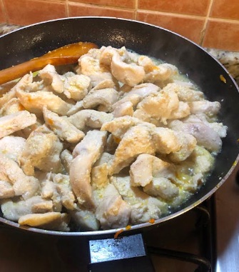 Marine Edilmiş Tavuk Göğsü: Yumuşacık ve Lezzetli Bir Sır