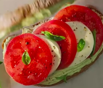 İçim Pestolu Labne: Lezzetin En Taze ve En Pratik Hâli