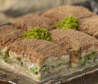 Yeşil fıstıklı çikolatalı soğuk baklava tarifi