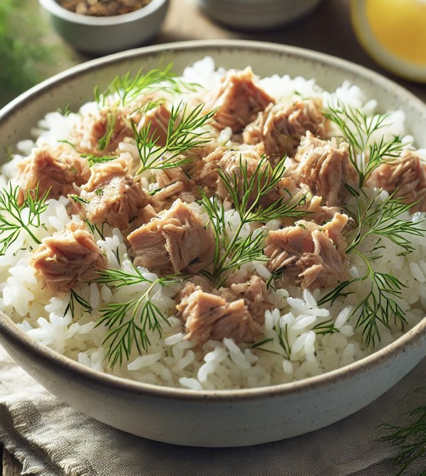 Tonbalıklı pirinç salatası