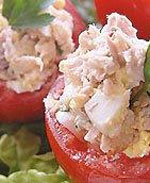 Ton Balıklı Domates Dolması salatası tarif resmi