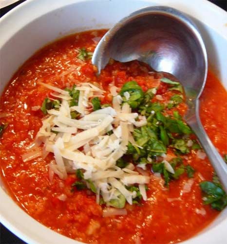 Kaşarlı taze domates çorbası tarif resmi