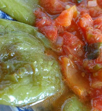 Domates soslu sivri biber kızartması tarif resmi