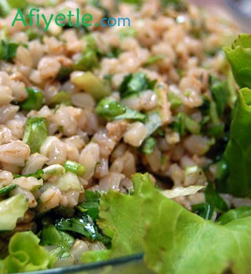 Yeşil buğdaylı salata tarif resmi