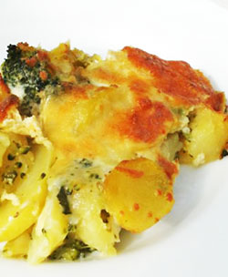 Güveçte patatesli brokoli yemeği tarif resmi