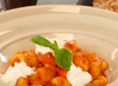 Patatesli fesleğenli Gnocchi (Kolay niyokki)