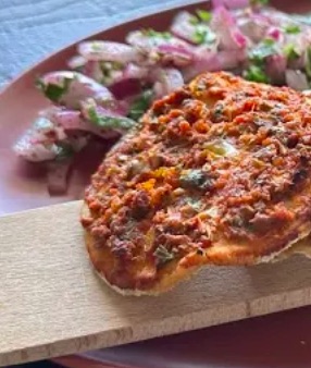 Hayfene ile evde çıtır lahmacun
