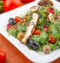 Zeytinli akdeniz salatası resmi